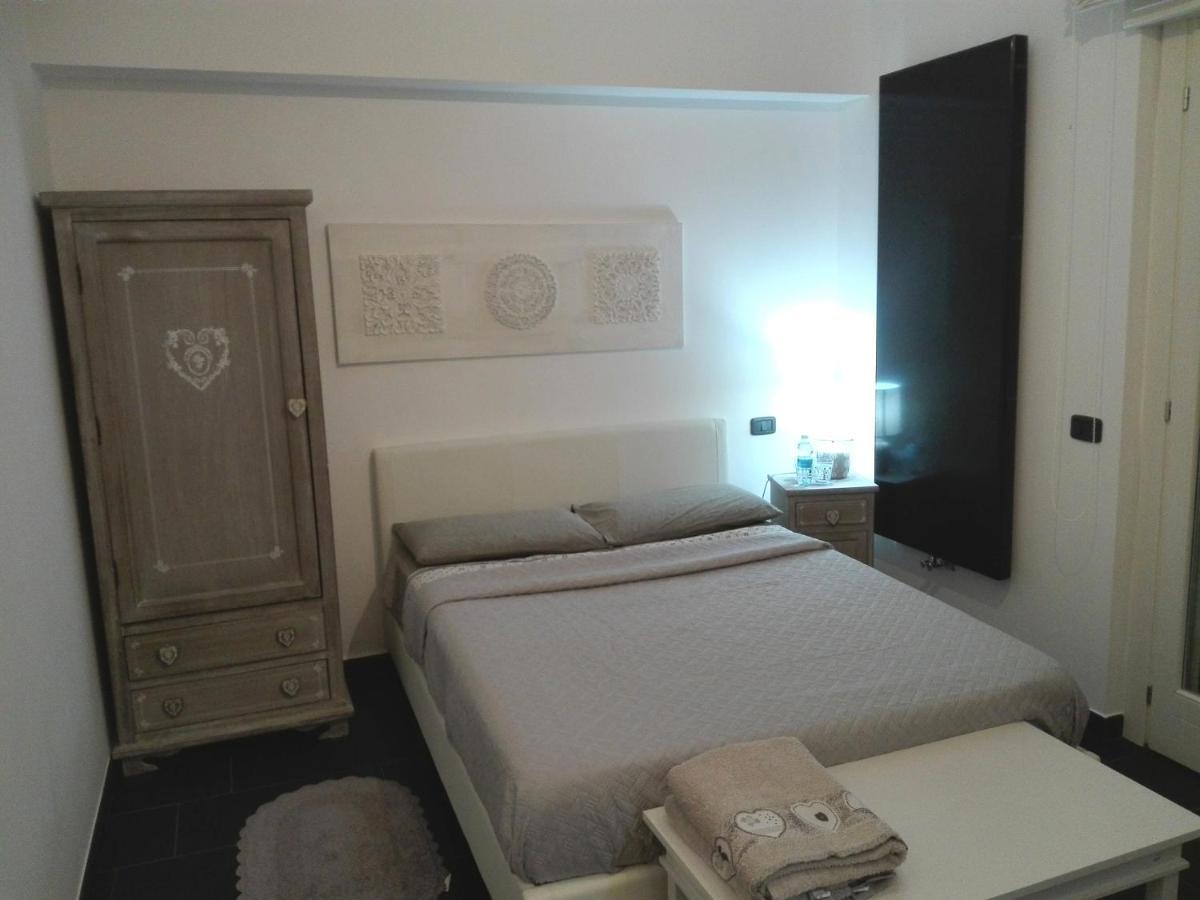 B&B Stazione Latina Sermoneta Exteriör bild